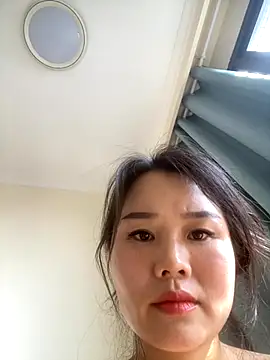 Snapshot of Mier-cn chatting on 11/16/25, 01:43 Mier-cn online show from 11/16/25, 01:43