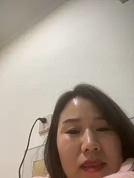 Snapshot of Mier-cn chatting on 11/28/25, 02:28 Mier-cn online show from 11/28/25, 02:28