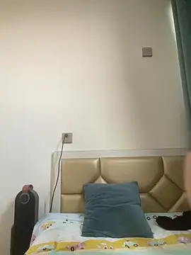 Snapshot of Mier-cn chatting on 12/17/25, 08:08 Mier-cn online show from 12/17/25, 08:08