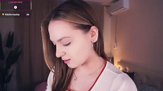 NguyetHankey online show from 12/16/25, 06:17