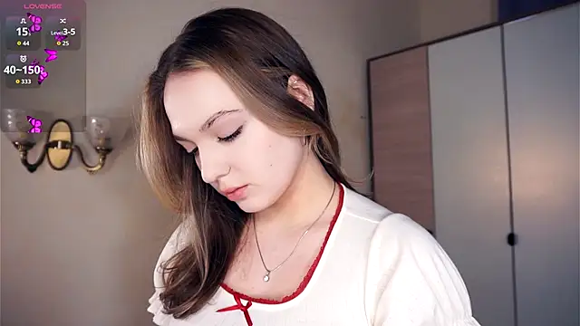 NguyetHankey online show from 11/17/25, 03:05