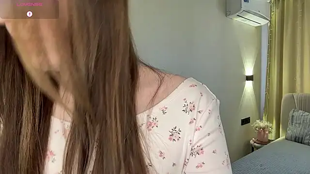 NguyetHankey online show from 03/31/26, 06:15