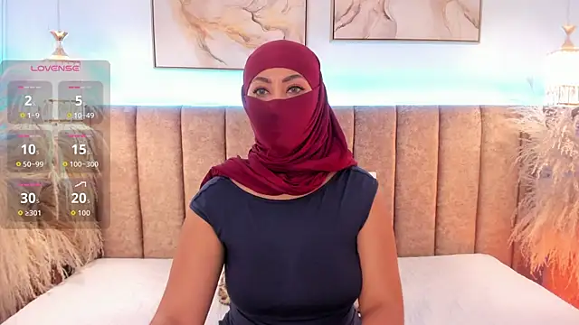 azza   online show from 10/17/25, 12:18