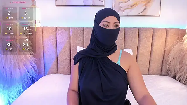 azza   online show from 12/14/25, 02:55