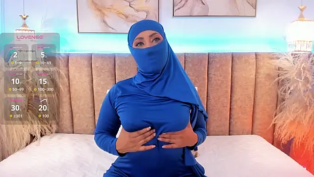 azza   online show from 10/18/25, 12:51