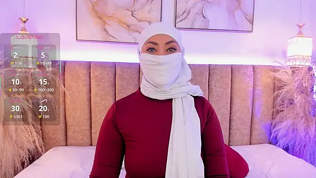 azza   online show from 10/13/25, 12:07