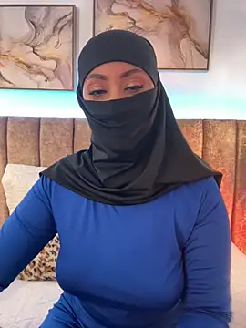 azza   online show from 10/24/25, 04:39