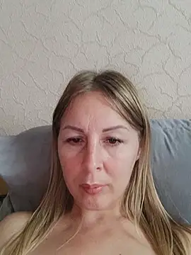 LunaSugarX online show from 11/05/25, 09:45