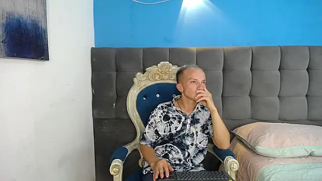 Snapshot of DaddyPoweer chatting on 10/12/25, 03:30 DaddyPoweer online show from 10/12/25, 03:30