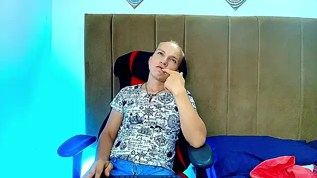 Snapshot of DaddyPoweer chatting on 09/13/25, 12:54 DaddyPoweer online show from 09/13/25, 12:54