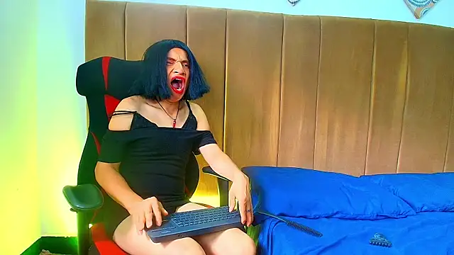 Snapshot of DaddyPoweer chatting on 09/17/25, 08:00 DaddyPoweer online show from 09/17/25, 08:00