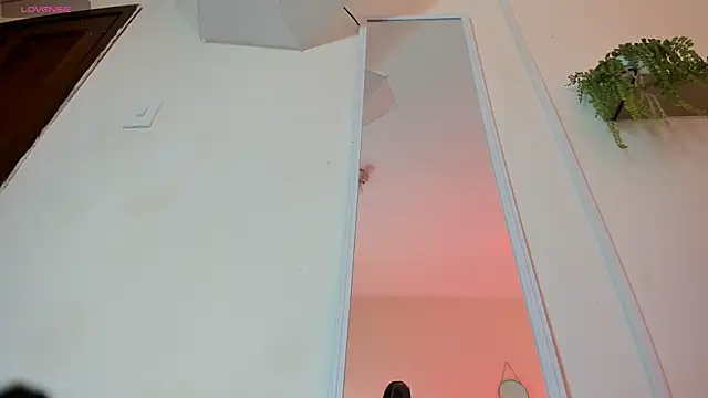 Snapshot of Katia_gh chatting on 11/06/25, 11:25 Katia gh online show from 11/06/25, 11:25