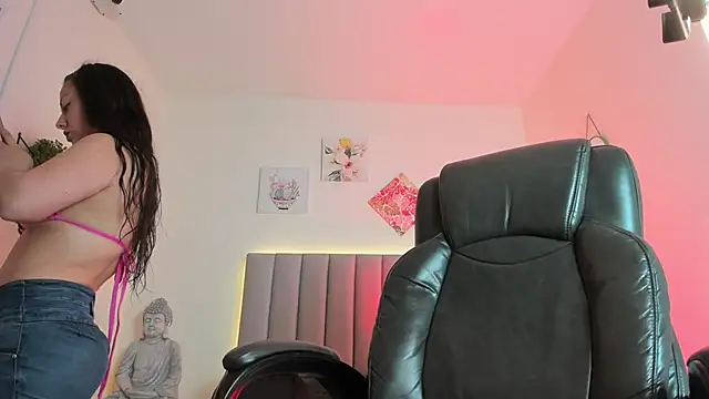 Snapshot of Katia_gh chatting on 11/27/25, 11:43 Katia gh online show from 11/27/25, 11:43