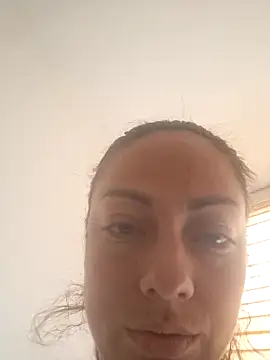 Snapshot of Katia_gh chatting on 11/10/25, 05:29 Katia gh online show from 11/10/25, 05:29