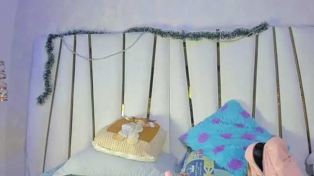 bonnie sm online show from 12/16/25, 08:02