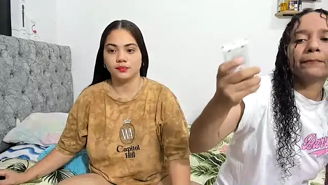 nay and aleja1 online show from 11/22/25, 03:38