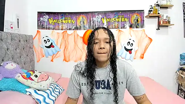 nay and aleja1 online show from 10/29/25, 03:16