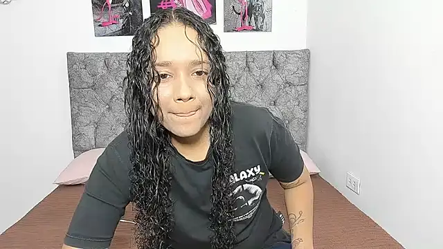 Snapshot of nay_and_aleja1 chatting on 02/05/26, 03:24 nay and aleja1 online show from 02/05/26, 03:24