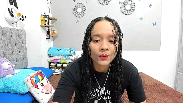 Snapshot of nay_and_aleja1 chatting on 10/04/25, 03:41 nay and aleja1 online show from 10/04/25, 03:41