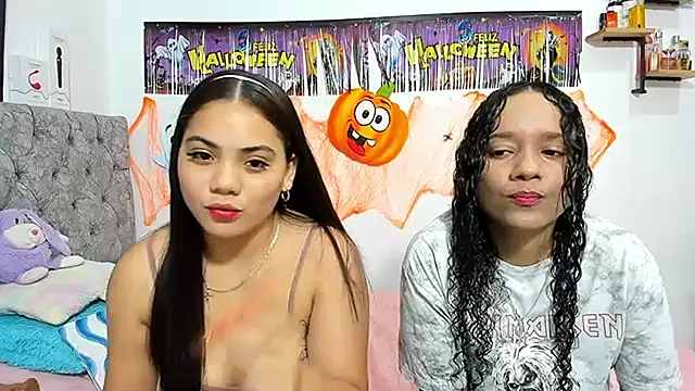 Snapshot of nay_and_aleja1 chatting on 10/26/25, 02:56 nay and aleja1 online show from 10/26/25, 02:56