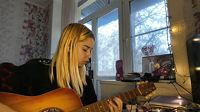 Witching Moon online show from 12/18/25, 07:57