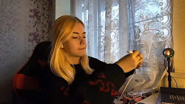 Witching Moon online show from 11/10/25, 07:35