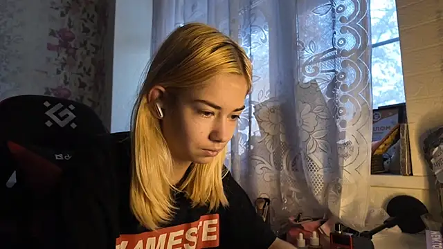 Witching Moon online show from 10/24/25, 07:18