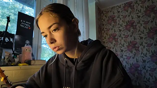 Witching Moon online show from 09/12/25, 08:03