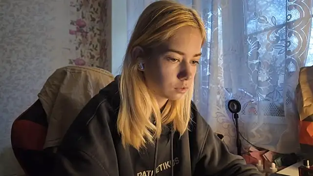 Witching Moon online show from 10/17/25, 07:11