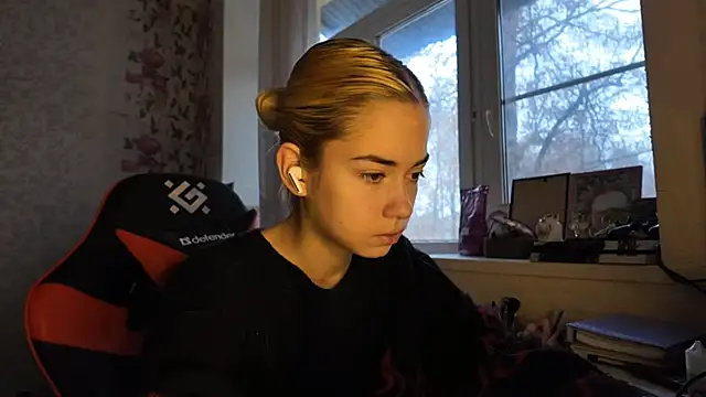 Witching Moon online show from 11/26/25, 08:25