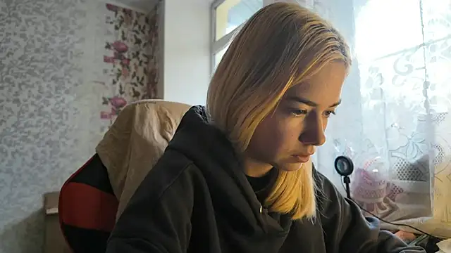 Witching Moon online show from 10/16/25, 07:27