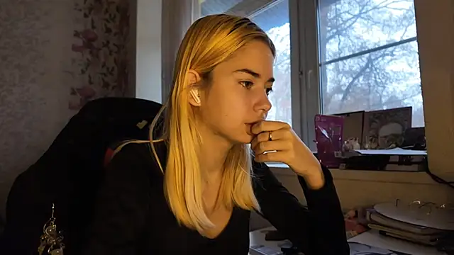 Witching Moon online show from 12/01/25, 07:31