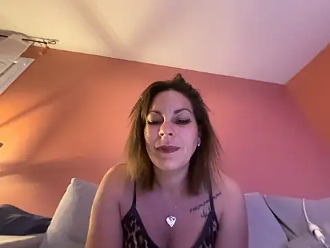 minettedusud online show from 11/28/25, 09:26