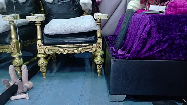 Snapshot of EvaSabath chatting on 12/18/25, 11:03 EvaSabath online show from 12/18/25, 11:03