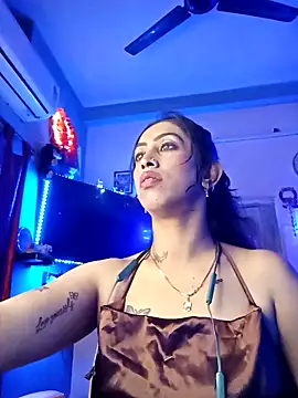 Snapshot of Love_Beauty01 chatting on 02/07/26, 06:49 Love Beauty01 online show from 02/07/26, 06:49