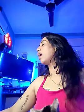 Snapshot of Love_Beauty01 chatting on 02/03/26, 06:57 Love Beauty01 online show from 02/03/26, 06:57