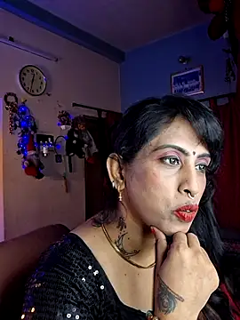 Snapshot of Love_Beauty01 chatting on 05/11/26, 06:38 Love Beauty01 online show from 05/11/26, 06:38