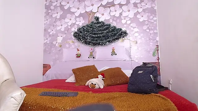 Snapshot of tammy_02_ chatting on 12/15/25, 01:17 tammy 02 online show from 12/15/25, 01:17