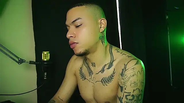 AlphaMasterXxx online show from 01/12/26, 08:04