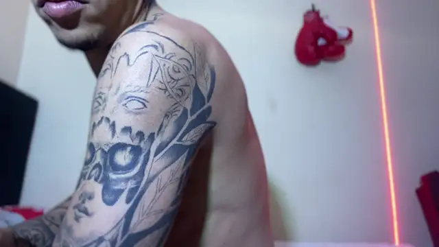 Snapshot of AlphaMasterXxx chatting on 11/07/25, 06:12 AlphaMasterXxx online show from 11/07/25, 06:12