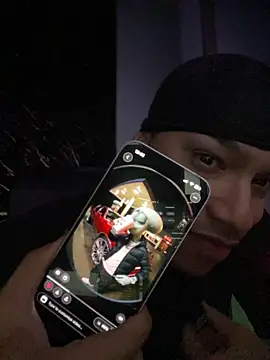 Snapshot of AlphaMasterXxx chatting on 11/05/25, 05:43 AlphaMasterXxx online show from 11/05/25, 05:43