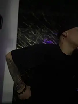 AlphaMasterXxx online show from 10/18/25, 04:03