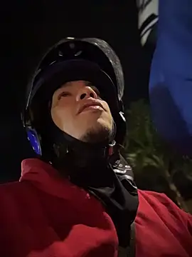 Snapshot of AlphaMasterXxx chatting on 10/30/25, 02:54 AlphaMasterXxx online show from 10/30/25, 02:54