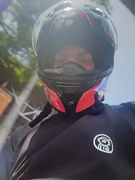 Snapshot of AlphaMasterXxx chatting on 11/25/25, 05:24 AlphaMasterXxx online show from 11/25/25, 05:24