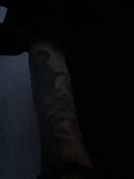 Snapshot of AlphaMasterXxx chatting on 11/30/25, 01:01 AlphaMasterXxx online show from 11/30/25, 01:01