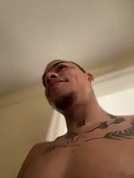 Snapshot of AlphaMasterXxx chatting on 10/26/25, 09:15 AlphaMasterXxx online show from 10/26/25, 09:15