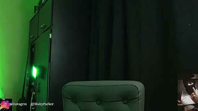 Snapshot of AlphaMasterXxx chatting on 12/17/25, 09:42 AlphaMasterXxx online show from 12/17/25, 09:42