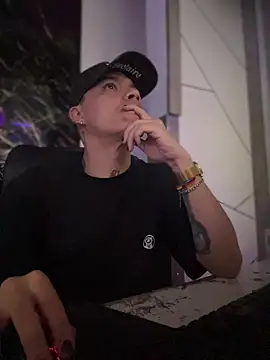 Snapshot of AlphaMasterXxx chatting on 11/28/25, 11:54 AlphaMasterXxx online show from 11/28/25, 11:54