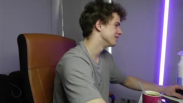 Ricky Becko online show from 09/21/25, 02:33