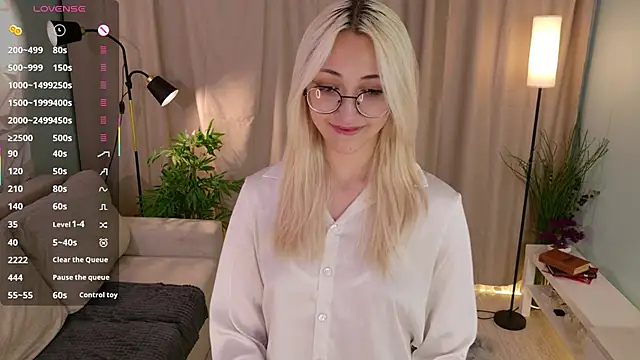 Snapshot of Marry_sharp chatting on 10/27/25, 09:05 Marry sharp online show from 10/27/25, 09:05